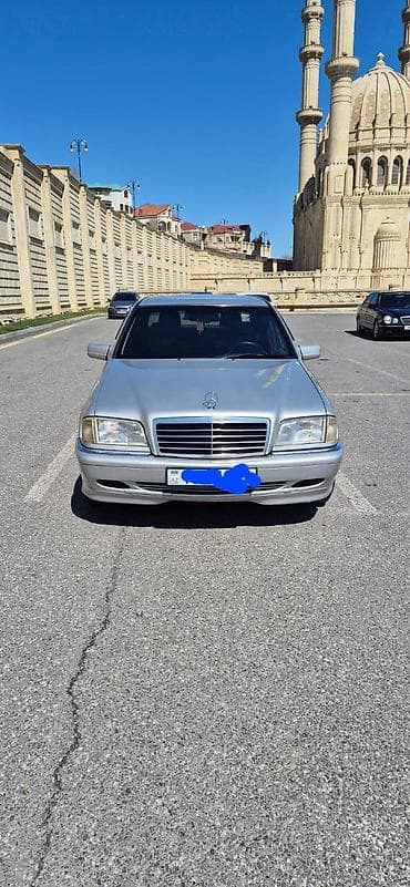 Mercedes-Benz C 230: 2.2 l | 1995 il Sedan — 4