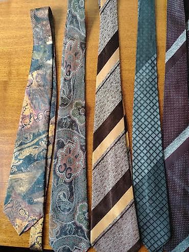 Antik qalstuklar biri 10 man-dır 8 dənədir