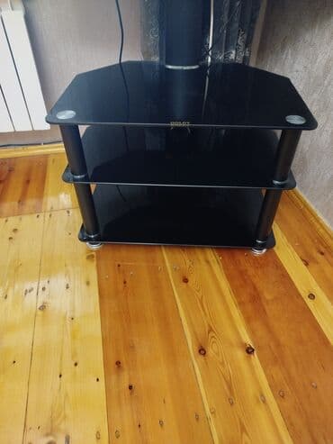 İşlənmiş, Düz TV altlığı, Polkalı, Şüşəli, Malayziya lalafo.az -da İşlənmiş, Düz TV altlığı, Polkalı, Şüşəli, Malayziya