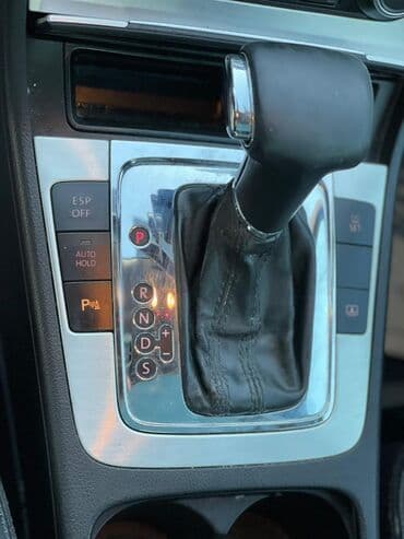 фольксваген пассат сс: Volkswagen Passat CC – ağ rəngli, zərif 4 qapılı kupe-sedan. Xarici — 16