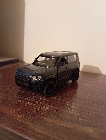 disk dvd: Metal oyuncaq avtomobil – off-road SUV model Range Rover,Defender. - — 1
