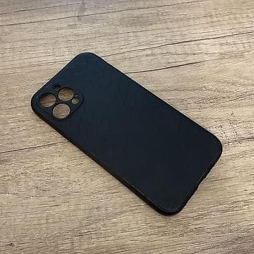 Qara telefon qabı (iPhone üç kameralı modellər üçün) - Üç kameralı