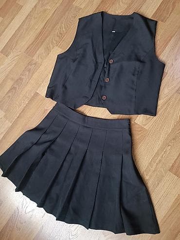 ecemi mall: S-M razmerə uyğundur. Əynində çox gözəl qalır. Cəmi 2 3 dəfə geyinilib — 2