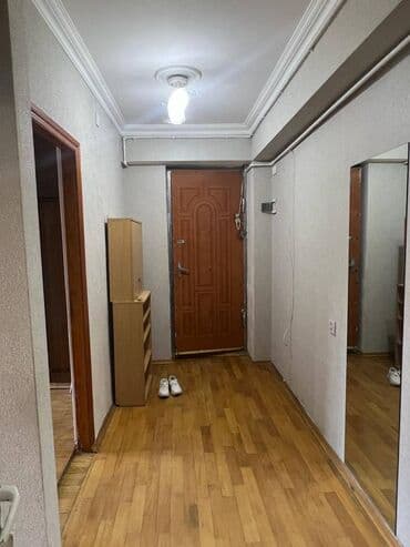 kirayr evler: Ev əşyazsızdır. Qaz,su,işıq daimidir. 3otaqdır. Binanın həyətində — 6