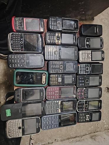 balaca telefon: Köhnə düyməli mobil telefonlar dəsti - Brendlər: Nokia, Samsung — 1