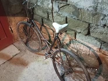 desna 2 velosiped: Velosiped Desna modeldir.28lik ölçüdədir.Tək problem oturanda pedal — 2