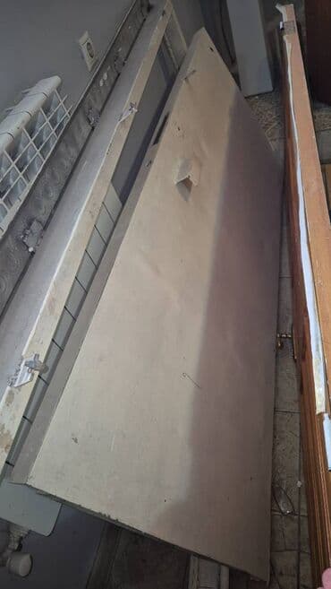 Təmir və tikinti: Dəmir qapı ağ rəngdədir yaxşı vəziyyətdədir — 1