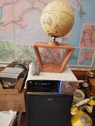 ofis levazimati: Fransa istehsalı qlobus, naçnik həmdə disk üçün podstavka — 1