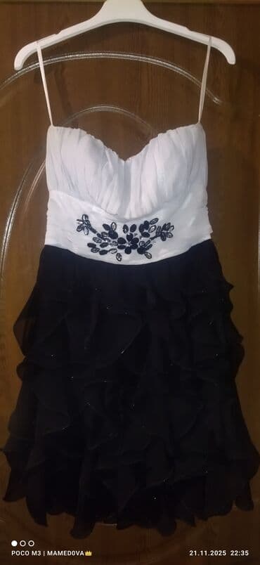 qısa donlar: Qısa ziyafət/libası. Sadəcə 1 dəfə geyinilib satışdadır. 38/M ölçüdür — 3