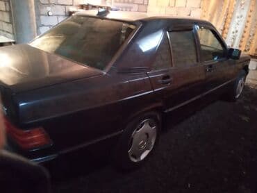 farsunka mersedes cdi 220: Mercedes-Benz 190: 2 l | 1991 il Sedan — 7