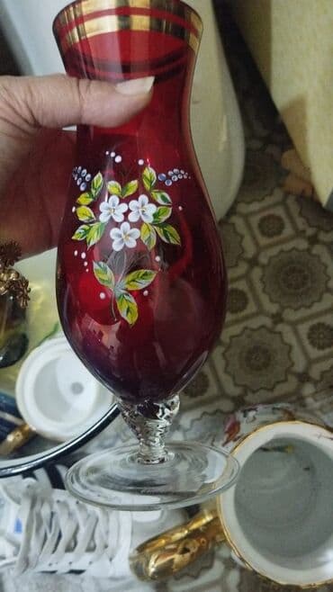 Məhsul dəsti: 1) Bohemia kəsimli kristal vaza - Material: şəffaf