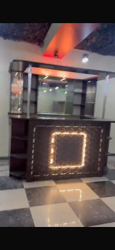 столы кафе: ✅ LED işıqlandırma sistemi ✅ Geniş rəflər və şüşə vitrinlər ✅ — 2