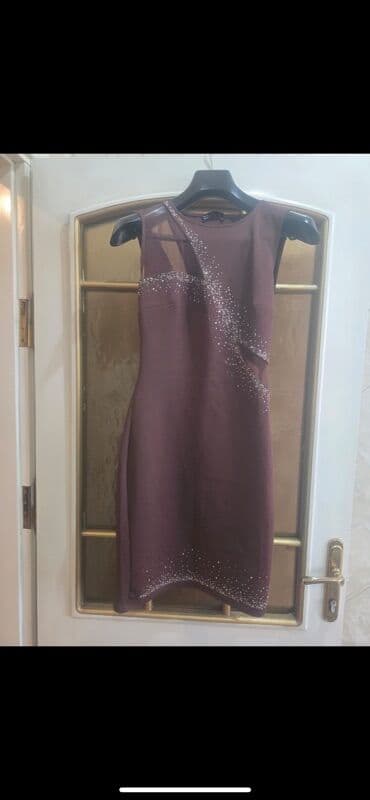 Hicab: Qadın qısa gecə/libas - Rəng: tünd bənövşəyi-bordoya çalan - Kəsim — 1