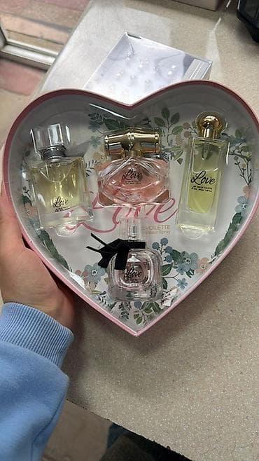 “Love” temalı qadın ətirləri dəsti - Hədiyyəlik ürək formalı qutu