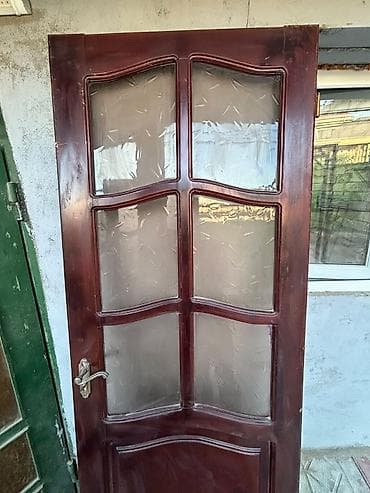 Şüşəli taxta otaq qapısı - Material: möhkəm taxta karkas, tünd — 2