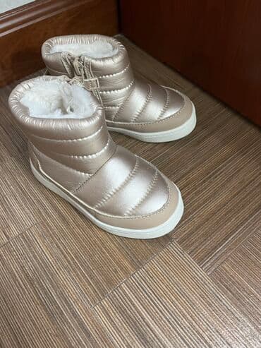 ayyaqqabı: Okaidi. Yeni kimi. Olcu 23. 30azn — 1