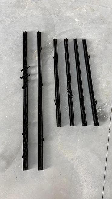 Məhsul: 5 ədəd qara plastik montaj/profil relsləri (uzun şaquli