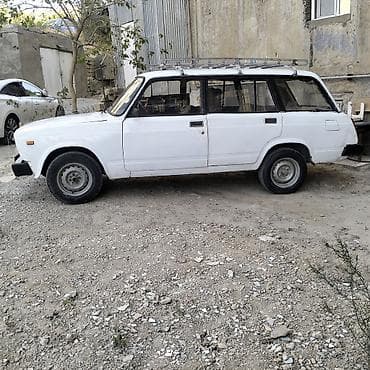 lada oturacaqlar: Lada 2104 universal, ağ rəng. - Kuzov: 5 qapılı universal gövdə, iri — 3