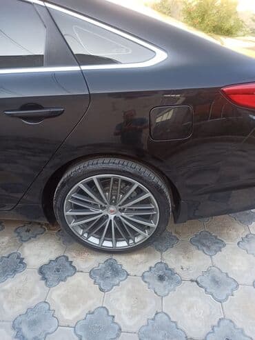 Hyundai Sonata: 1.6 l | 2016 il Sedan — 2