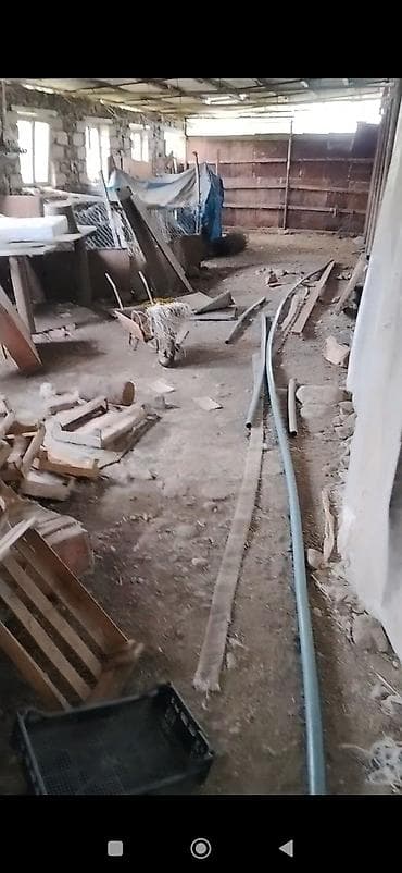 qoc ət lokbatan: Satılır Gencede 16 km mesefede yerləşir Ferman. 40 m uzun 10 m eni — 4