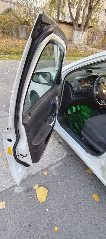 hyundai sonata 2011: Chevrolet Aveo: 1.2 l | 2011 il 420000 km Sedan — 6