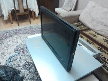 Sony BRAVIA LCD televizor - Ekran ölçüsü: təxminən 26–32 düym