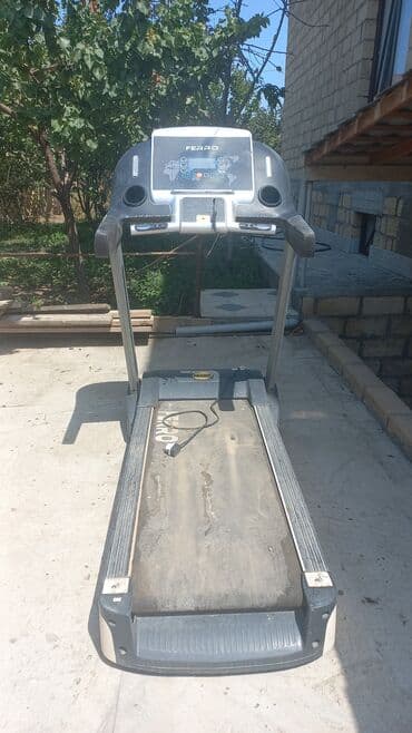 FERRO qaçış trenajoru Xüsusiyyətlər: - Elektrikli qaçış cəhazı