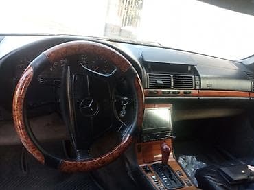 klass xl: Mercedes-Benz S-Sinif (W140) sedan, ağ rəng. - Geniş və rahat salon — 7