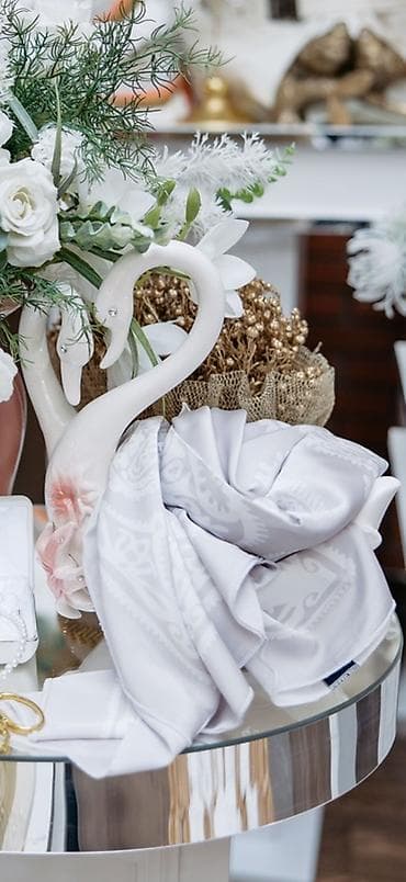 Kəlağayının ölçüsü 1.40 x 1.40İtalyan ipəyidir 1 dəfə nişanda