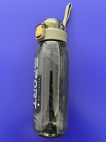 icki: Sport su qabı – 950 ml - Həcm: 850 ml (korpus üzərində “FUYE 850 ml” — 2