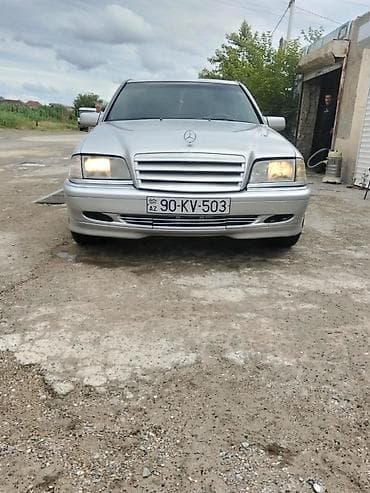texnikalar: Mercedes-Benz C-Class sedan (W202) – gümüşü rəng Texniki — 2
