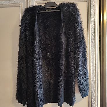 Travka matrealli jaket satilir. Yenidir, 1 eded qalib. Qiymeti 15 lalafo.az -da Travka matrealli jaket satilir. Yenidir, 1 eded qalib. Qiymeti 15