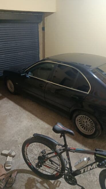 26 lıq disk: BMW 525: 2.5 l | 1996 il Sedan — 2