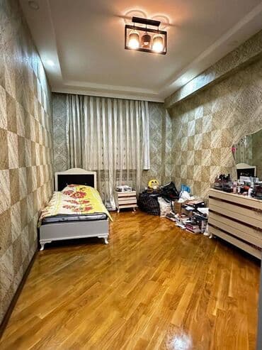 9 ci mikrorayon satilan evler: 4 otaqlı, Yeni tikili, m. Neftçilər, 160 kv. m — 10