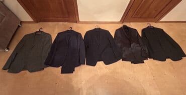 Kişi kostyum dəstləri – 5 model - Model 1: Klassik zolaqlı boz