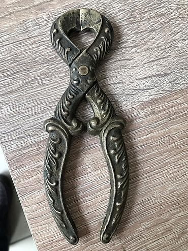 Бронзовая кусачка !