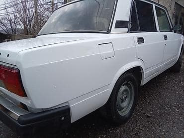 диск мтз: VAZ 2107, ağ rəngli klassik sedan - Kuzov: 4 qapılı sedan, ağ rəng — 4