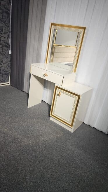 uzunuşka guzgu: İkinəfərlik çarpayı, 2 tumba — 3