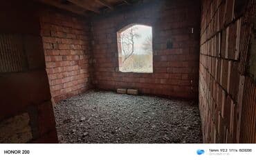 Satılır: yarımçıq tikili həyət evi - Divarlar: keramzit/kərpic