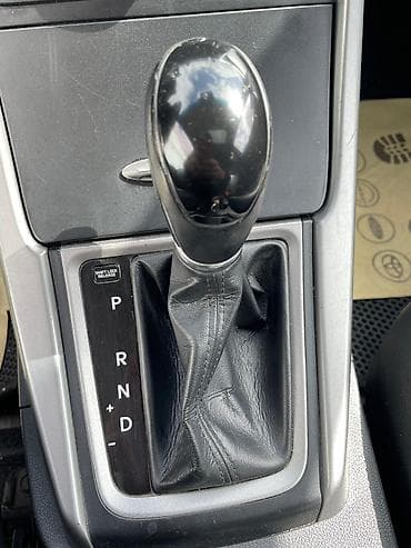 kia optima 2021: Hyundai Elantra: 1.8 l | 2014 il Sedan — 10