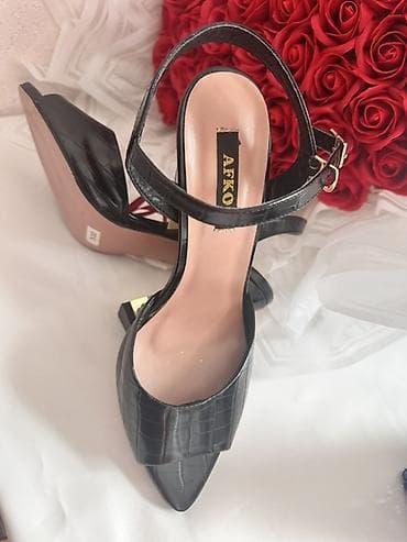 Basanoşka və səndəllər: Ölçü: 37, rəng - Qara, Yeni — 5