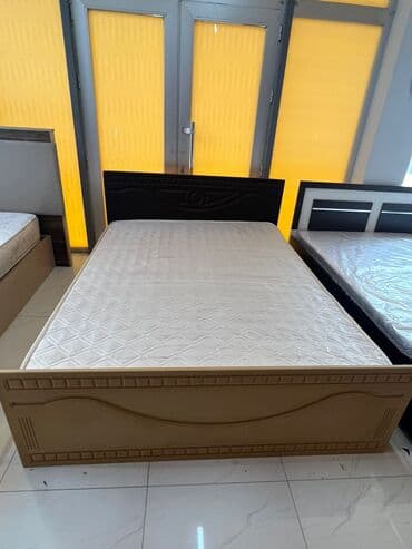 Двуспальная кровать