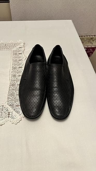 Makasin və loferlər: Kişi üçün klassik slip-on dəri mokasinlər - Rəng: qara - Material — 1
