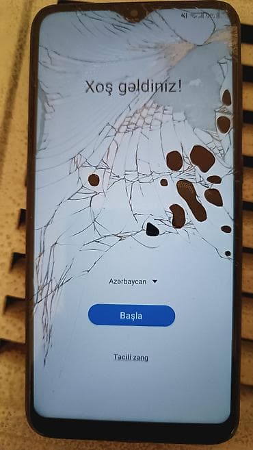 Samsung Galaxy A10, 32 GB, rəng - Qara, Qırıq