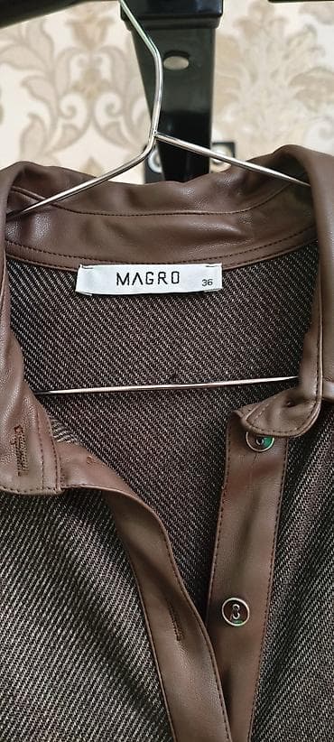 qadin donu: MAGRO qadın paltarı – ölçü 36. 120 azn alinib - Rəng palitrası: tünd — 2