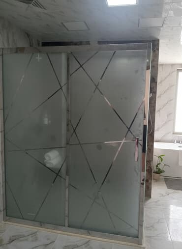 Şüşə duş kabinəsi müasir hamam otaqları üçün nəzərdə tutulmuşdur. Bu lalafo.az -da Şüşə duş kabinəsi müasir hamam otaqları üçün nəzərdə tutulmuşdur. Bu