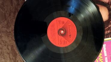 CD, DVD disklər və kassetlər: Məhsul: Vinil lövhələr (LP, 33 1/3 RPM) Təsvir: - Sovet və Balkan — 5