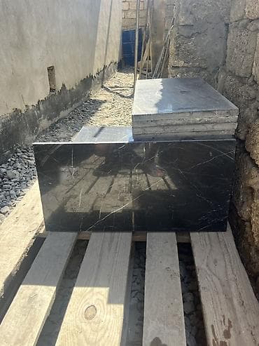 naxcivan qaya duzu: Qara mərmər. - Material: təbii qara mərmər, tünd fon üzərində incə ağ — 1