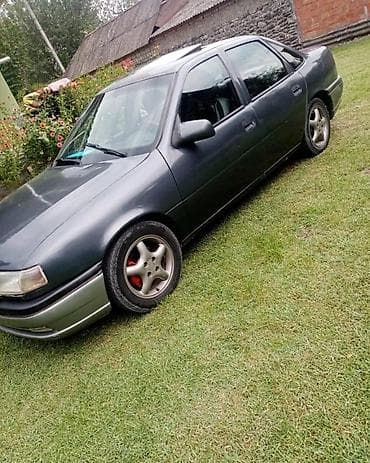 opel zafira a: Opel Vectra A sedan - Kuzov: 4 qapılı sedan, tünd boz rəng - Mühərrik — 3