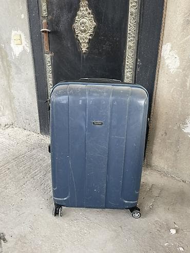 Спорт и отдых: Sərt korpuslu səyahət çamadanı – tünd mavi rəngdə, 4 fırlanan təkərli — 1